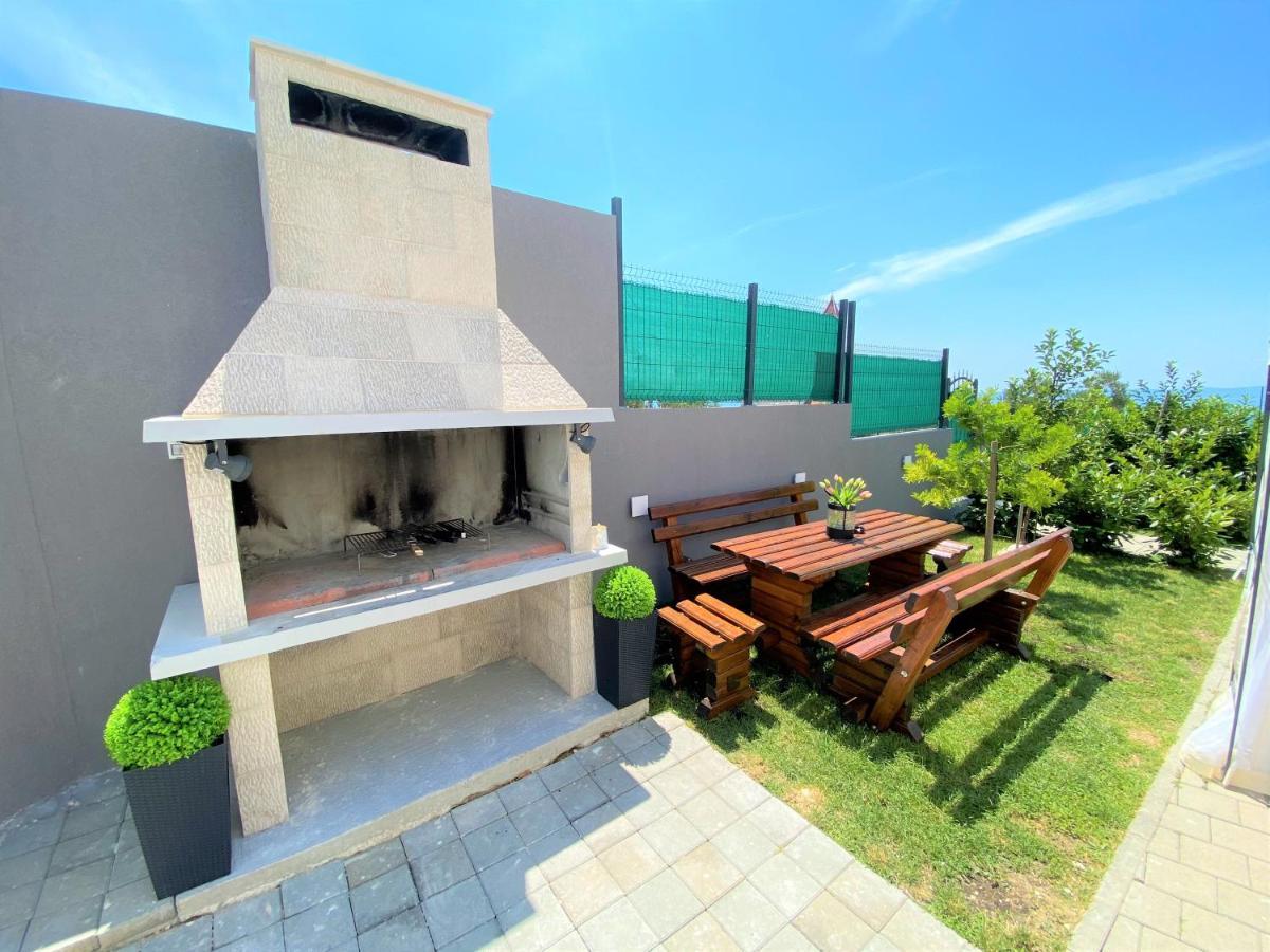 Lux Apartment Sea Shell With Jacuzzi Makarska Exterior foto