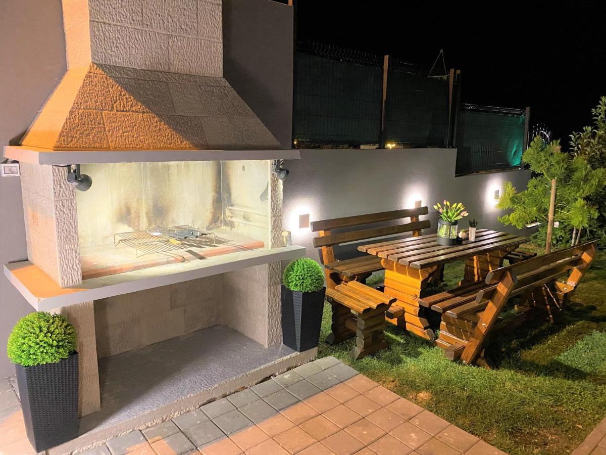 Lux Apartment Sea Shell With Jacuzzi Makarska Exterior foto