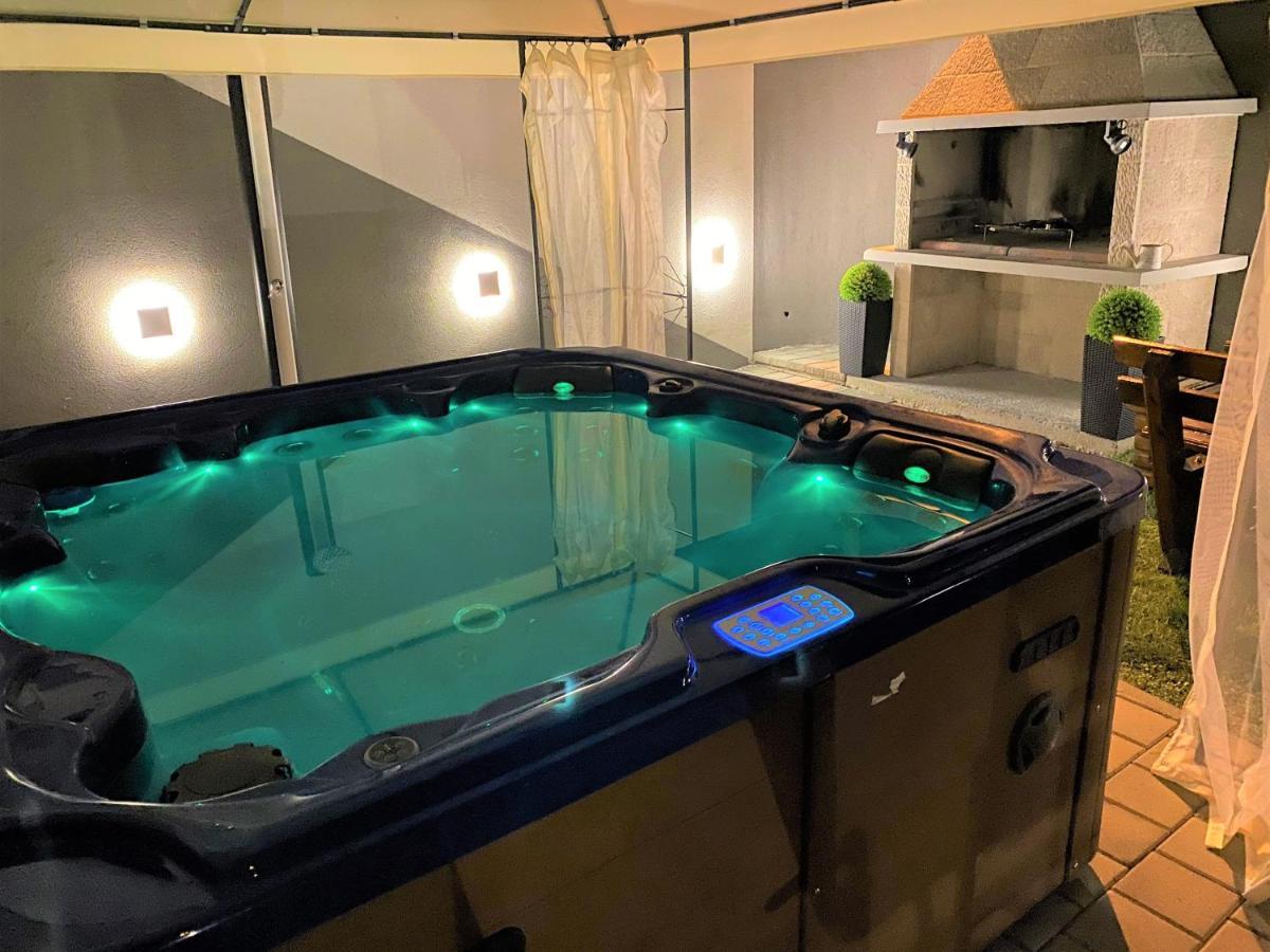 Lux Apartment Sea Shell With Jacuzzi Makarska Exterior foto