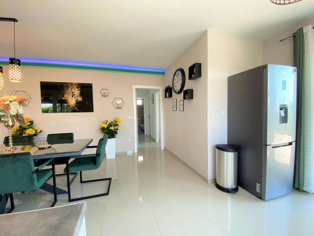 Lux Apartment Sea Shell With Jacuzzi Makarska Exterior foto