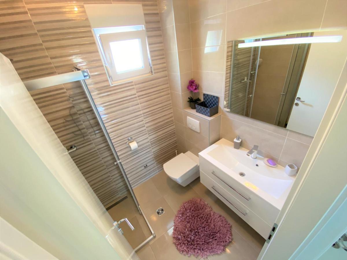 Lux Apartment Sea Shell With Jacuzzi Makarska Exterior foto